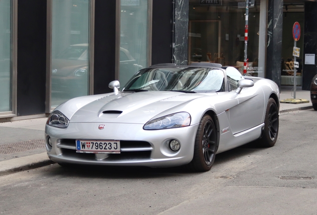 Dodge Viper SRT-10 Roadster Silver Mamba Edition