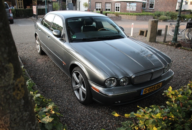 Jaguar XJR