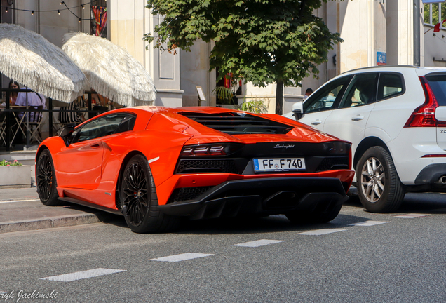 Lamborghini Aventador S LP740-4