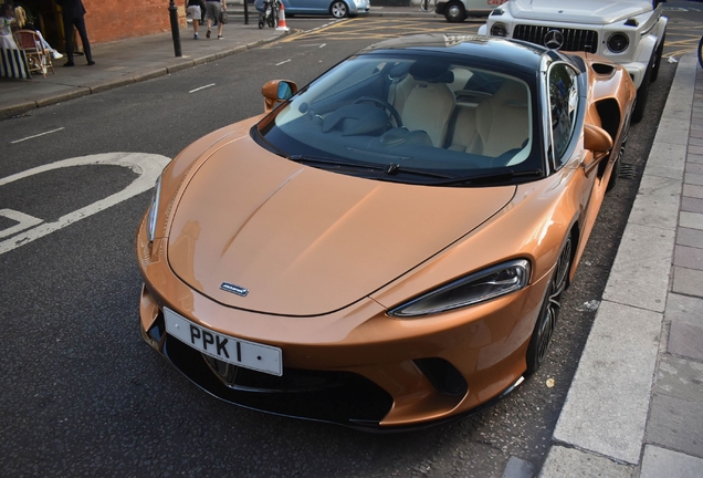 McLaren GT