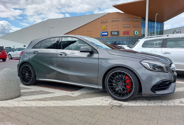 Mercedes-AMG A 45 W176 2015