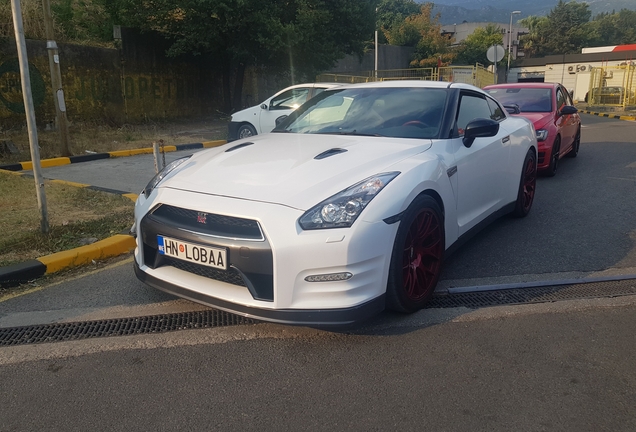 Nissan GT-R 2011