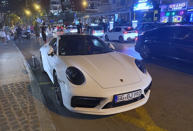 Porsche 992 Carrera 4S