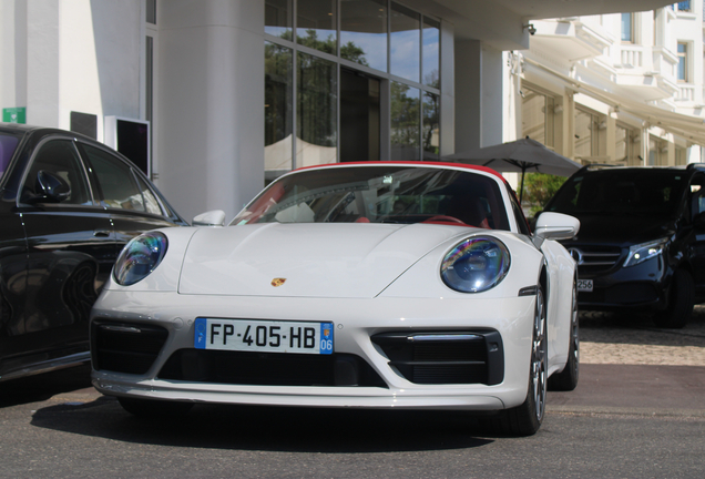 Porsche 992 Carrera 4S Cabriolet