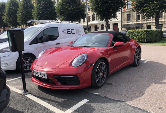 Porsche 992 Carrera 4S Cabriolet