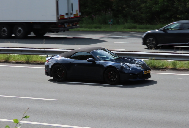 Porsche 992 Carrera 4S Cabriolet