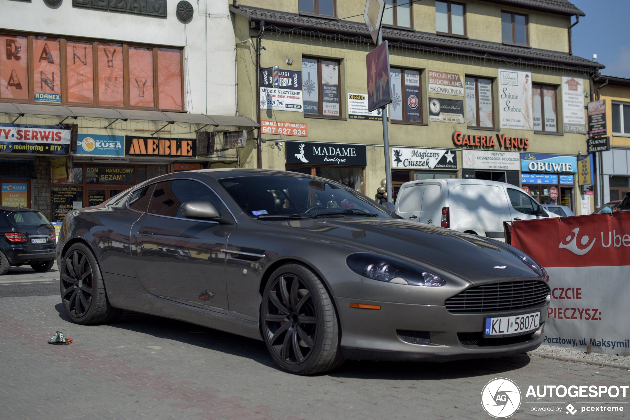 Aston Martin DB9