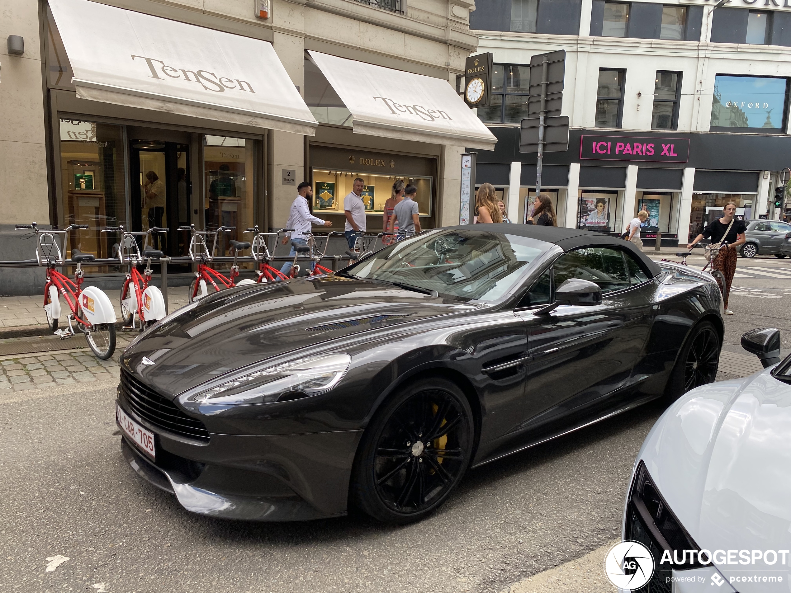 Aston Martin Vanquish Volante