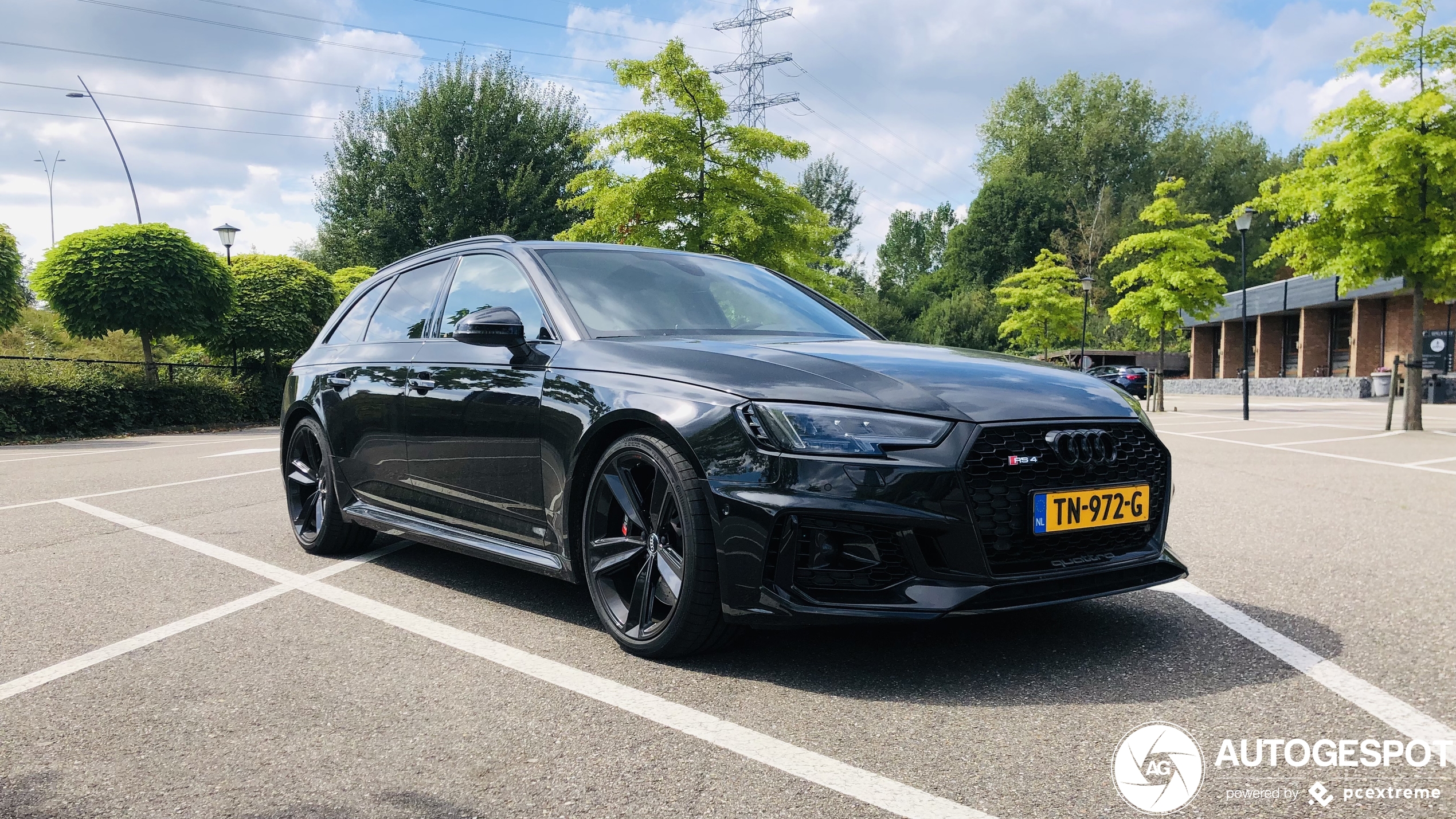 Audi RS4 Avant B9