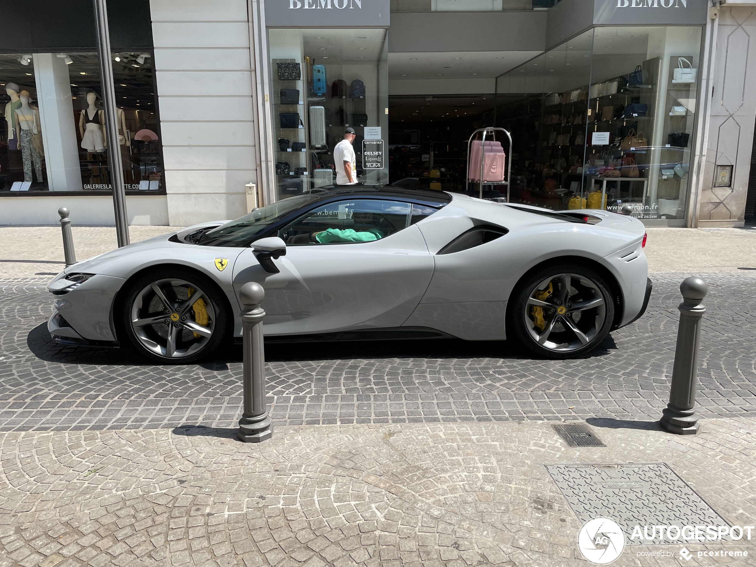 Ferrari SF90 Stradale