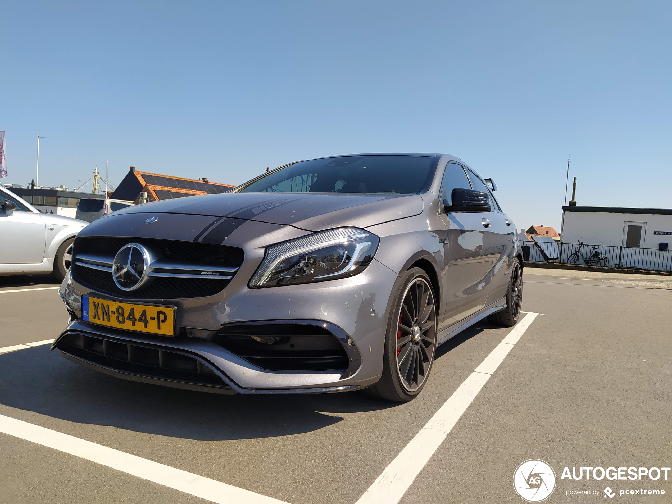 Mercedes-AMG A 45 W176 2015