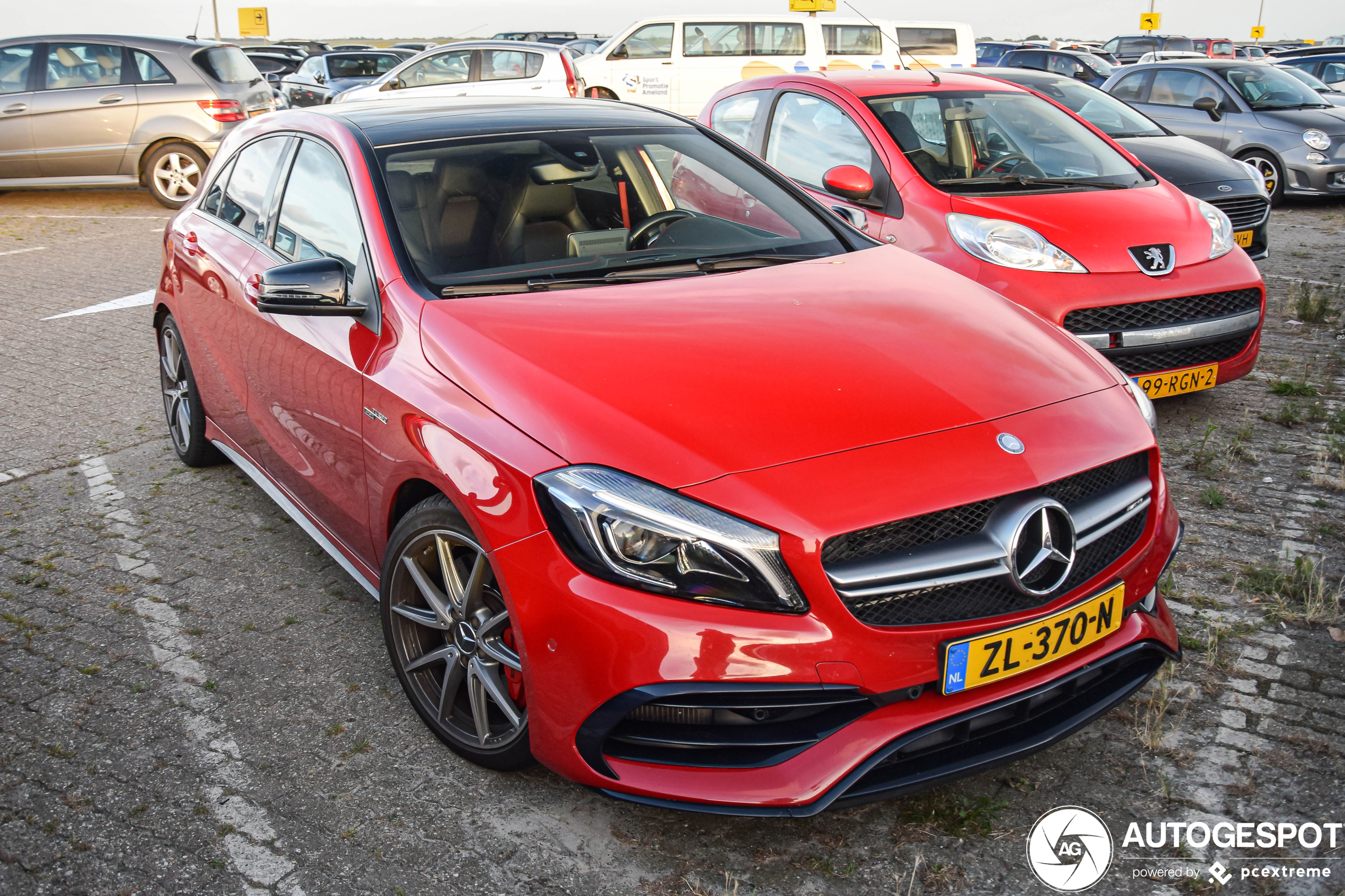 Mercedes-AMG A 45 W176 2015