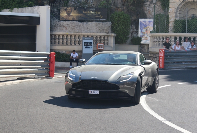 Aston Martin DB11 V8