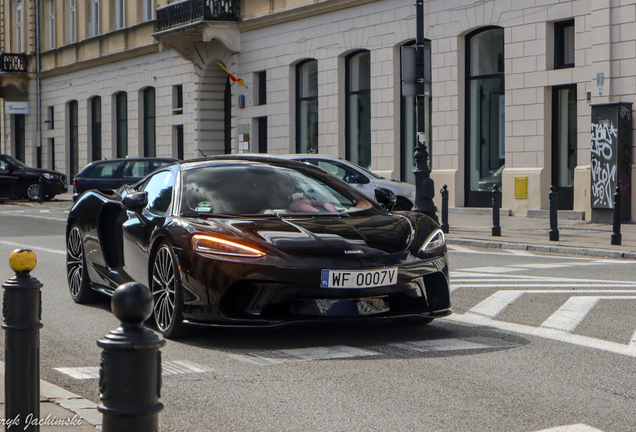 McLaren GT