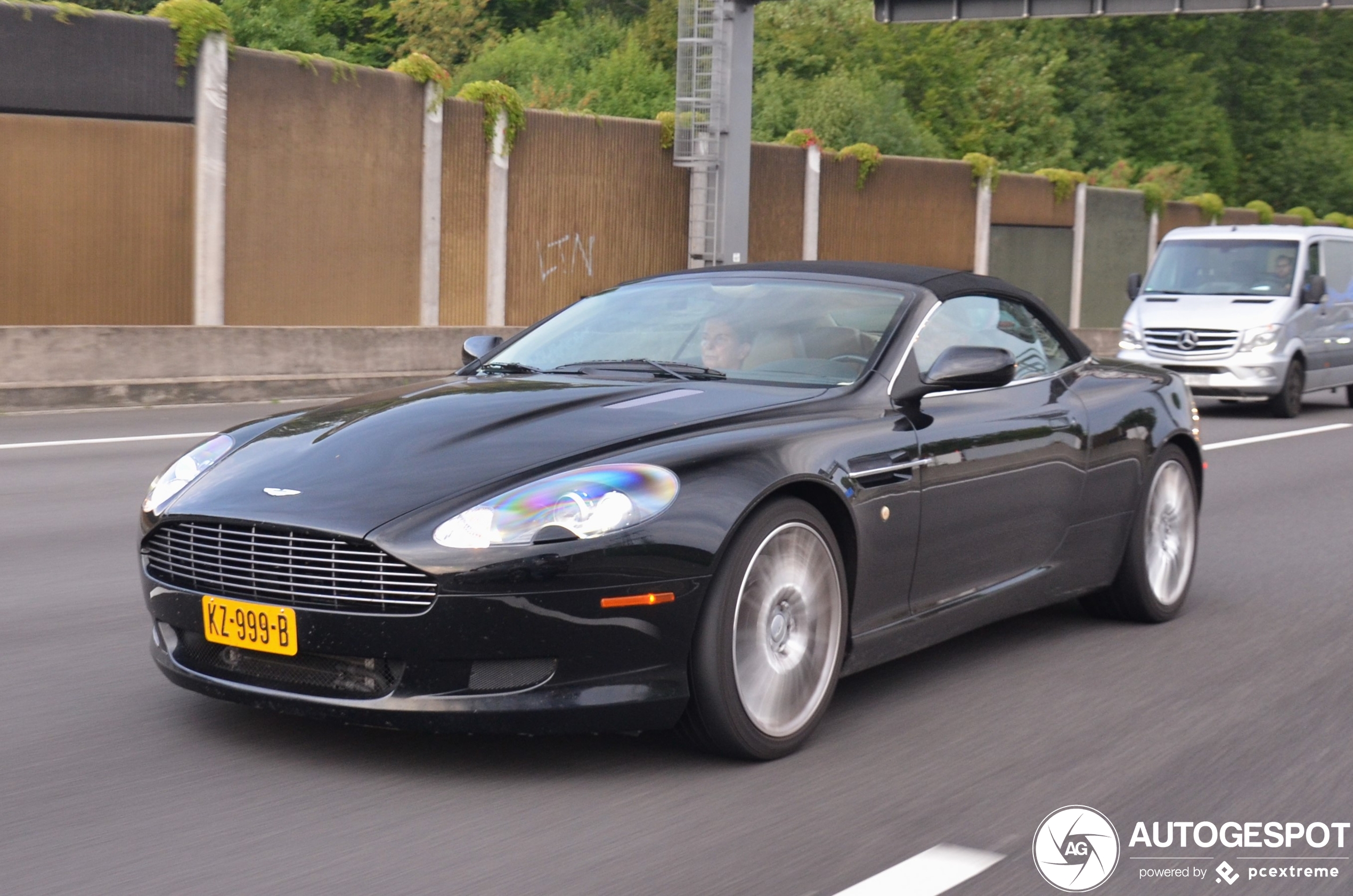 Aston Martin DB9 Volante