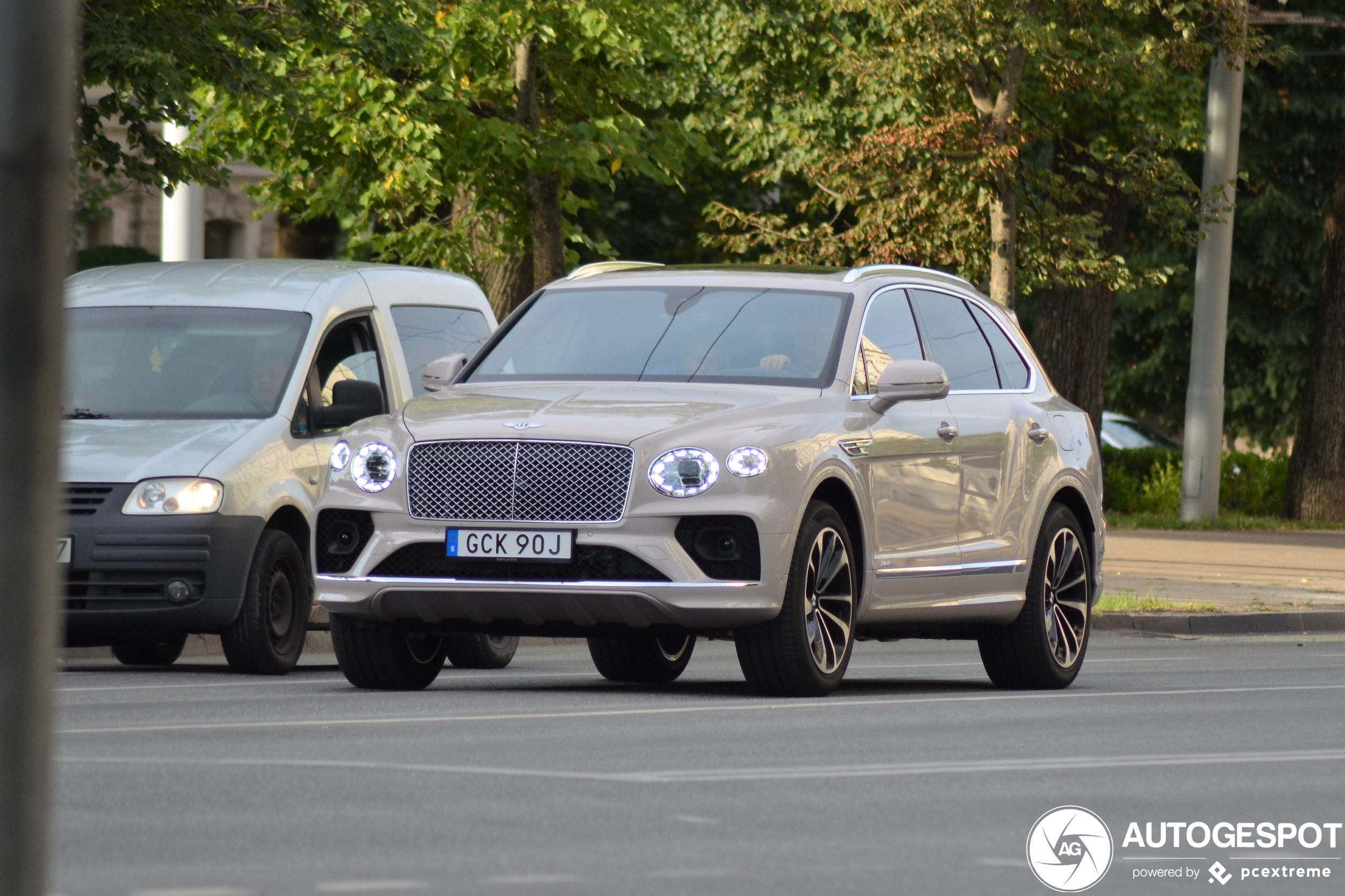 Bentley Bentayga Hybrid 2021