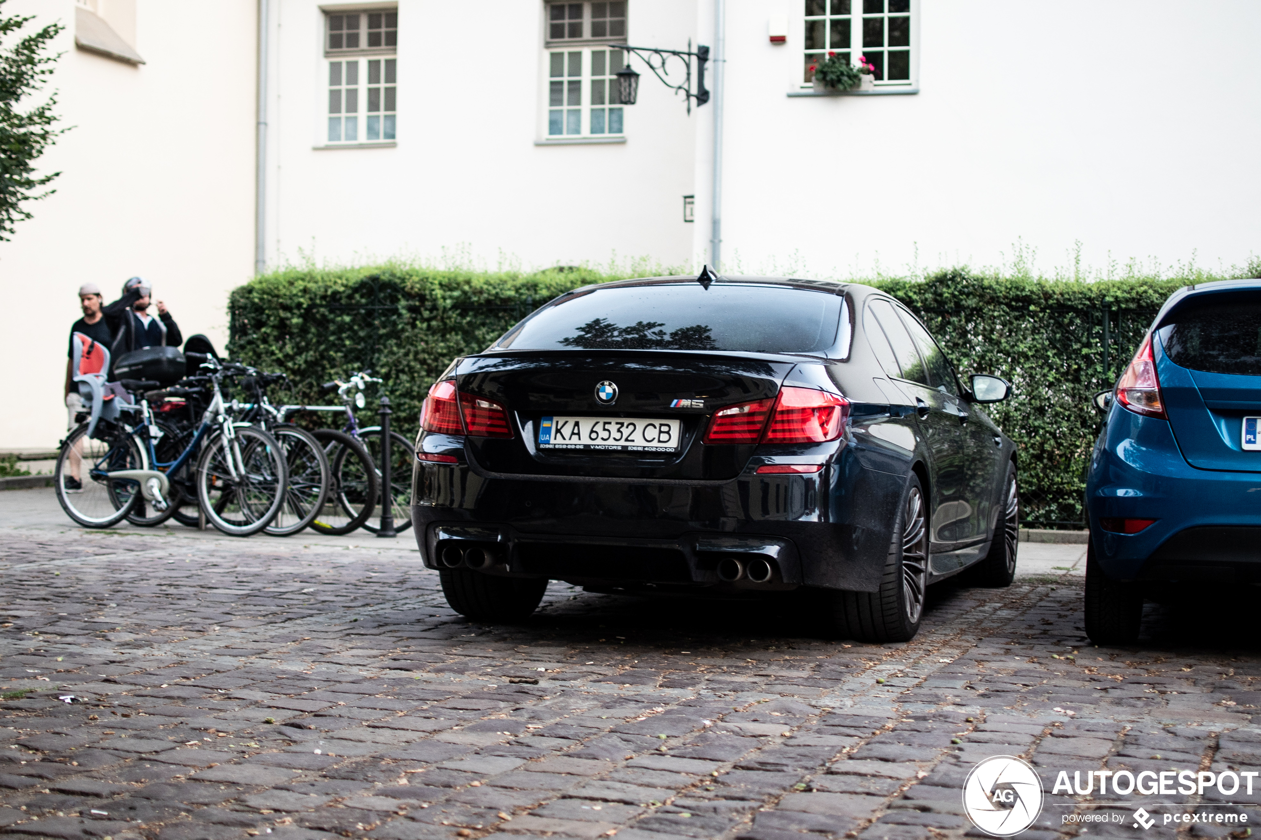 BMW M5 F10 2011