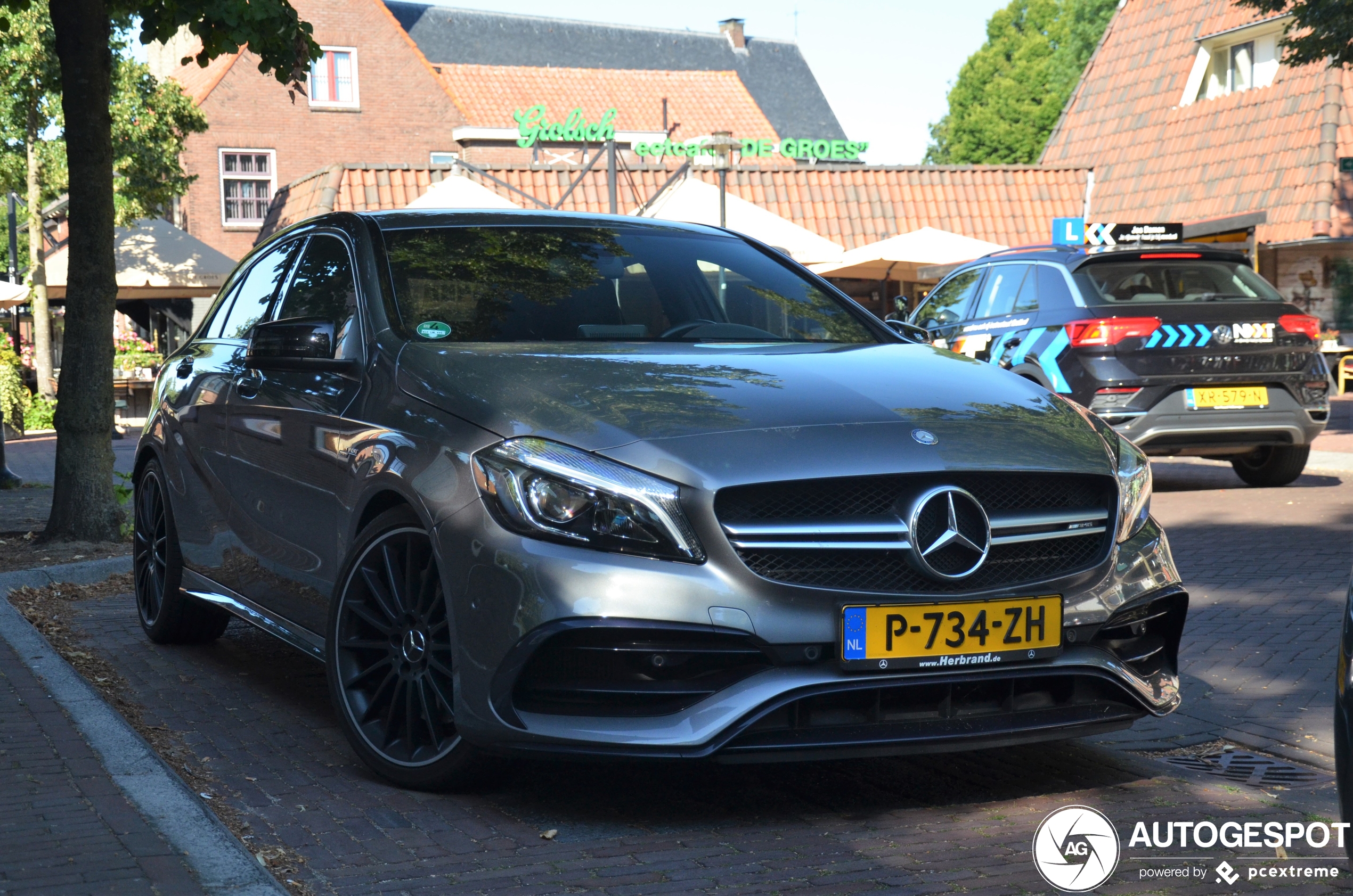 Mercedes-AMG A 45 W176 2015