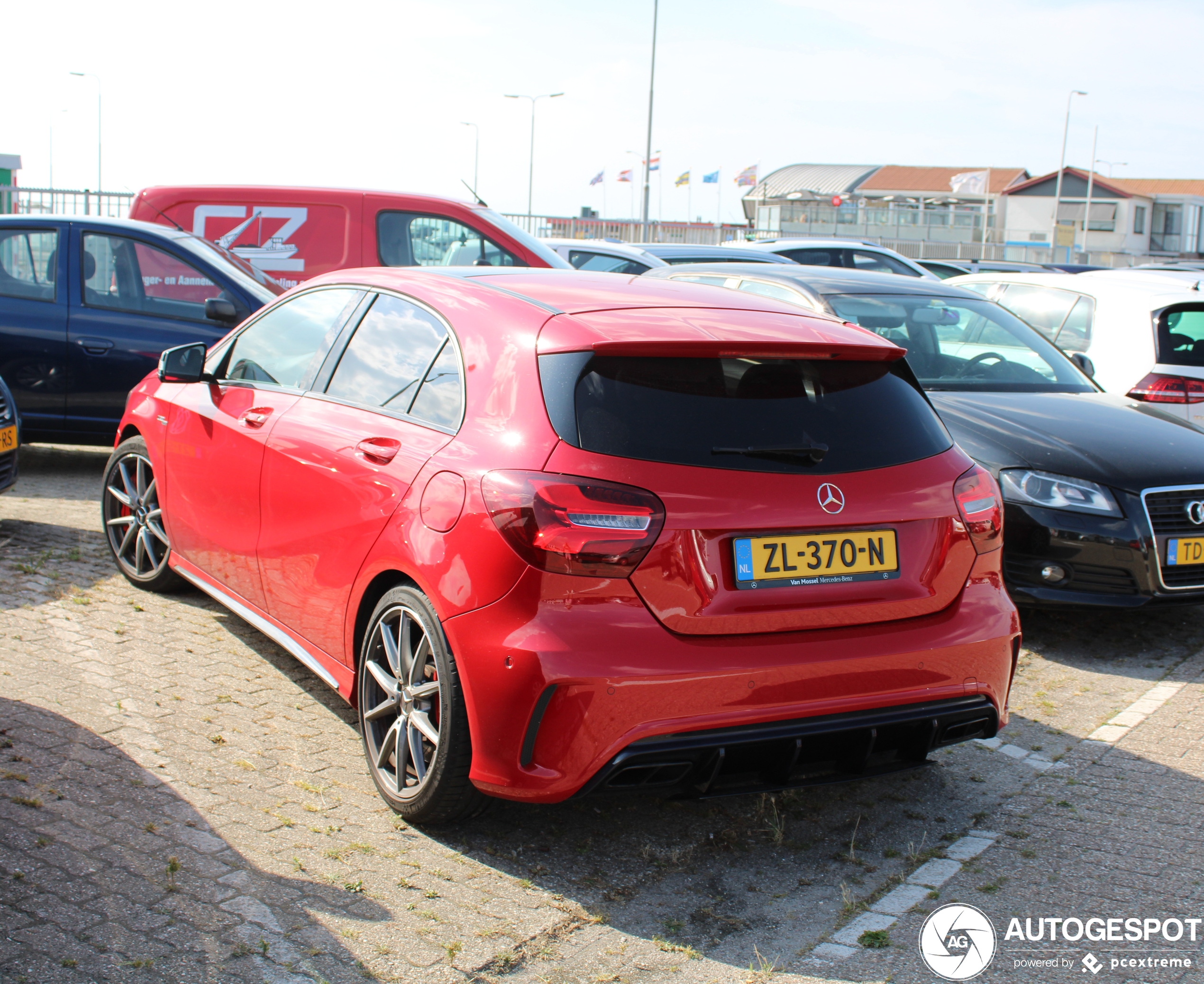 Mercedes-AMG A 45 W176 2015