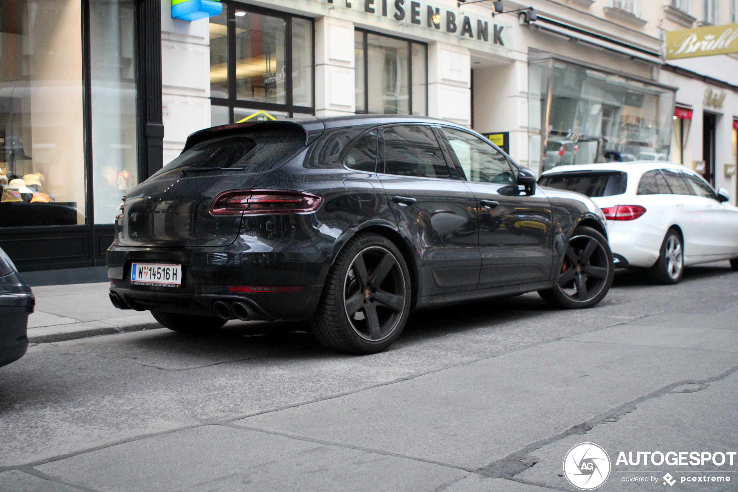 Porsche 95B Macan GTS