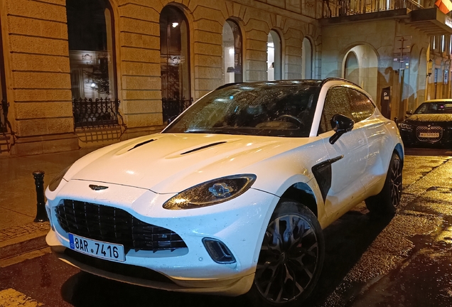 Aston Martin DBX