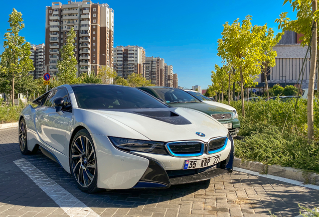 BMW i8