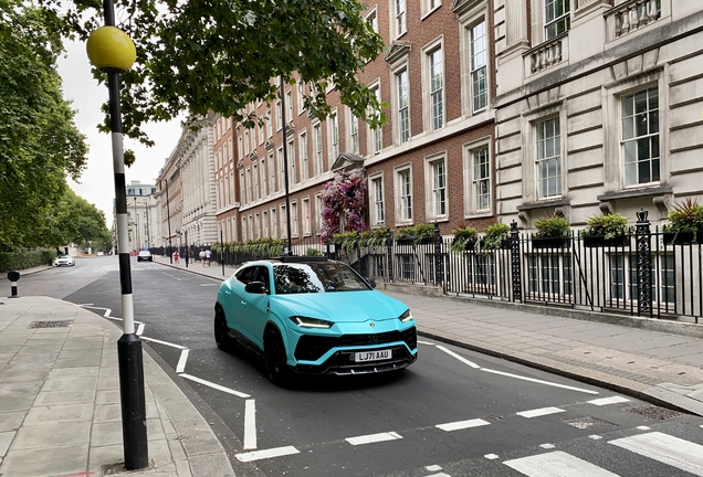 Lamborghini Urus Nero Design