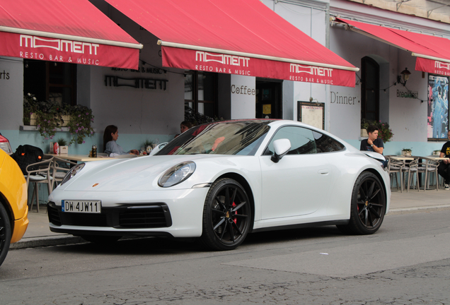 Porsche 992 Carrera 4S