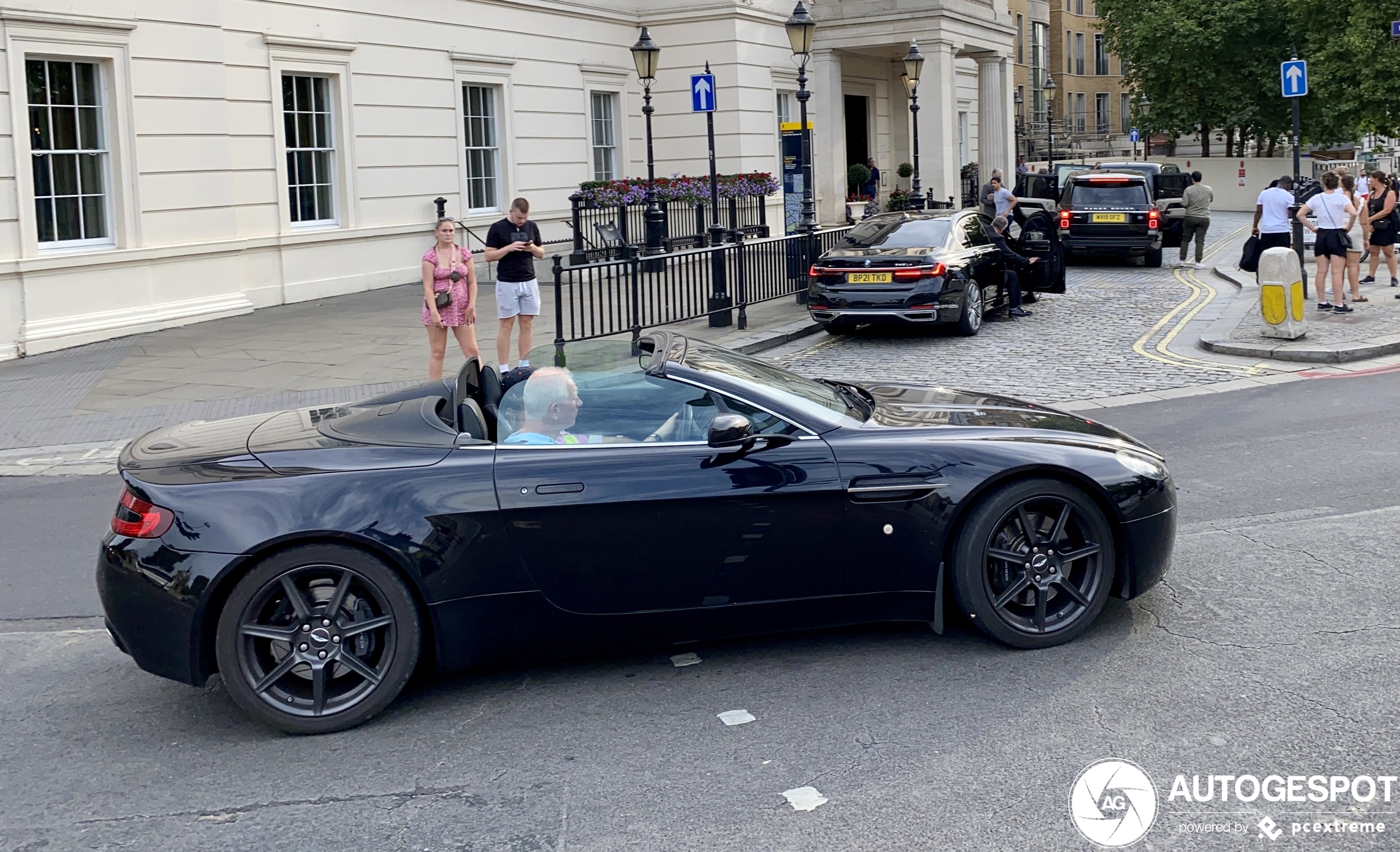 Aston Martin V8 Vantage Roadster