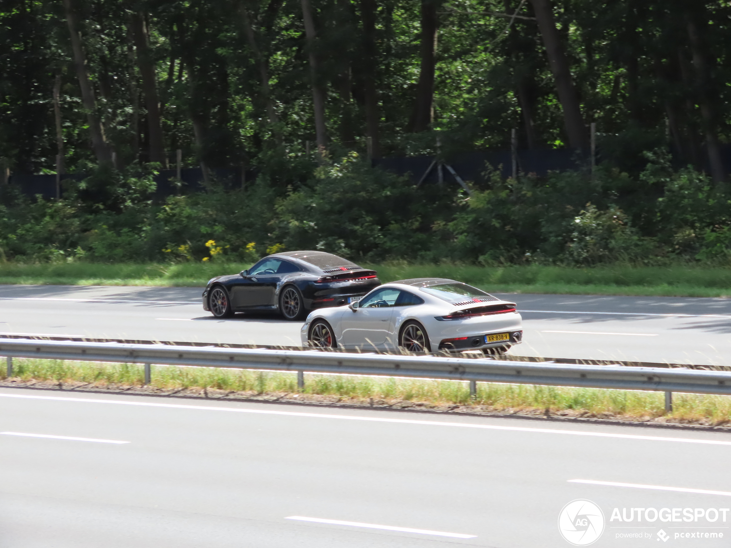 Porsche 992 Carrera 4S