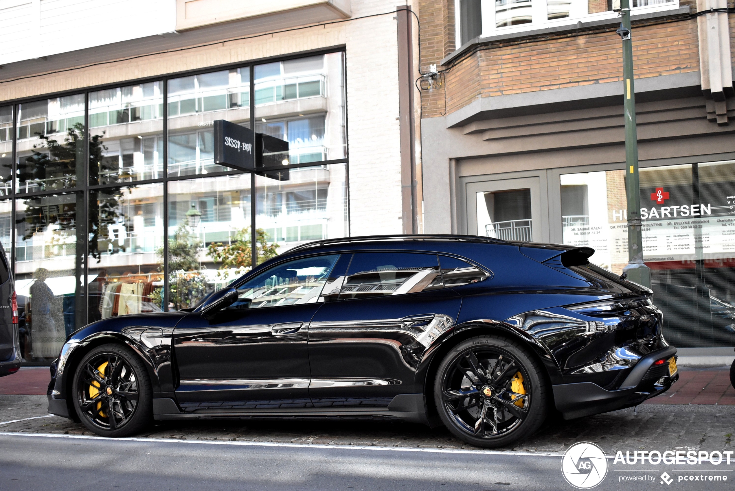 Porsche Taycan Turbo S Cross Turismo