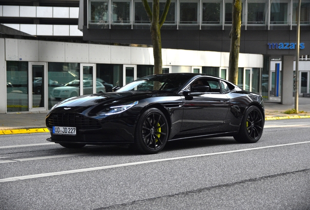 Aston Martin DB11 AMR