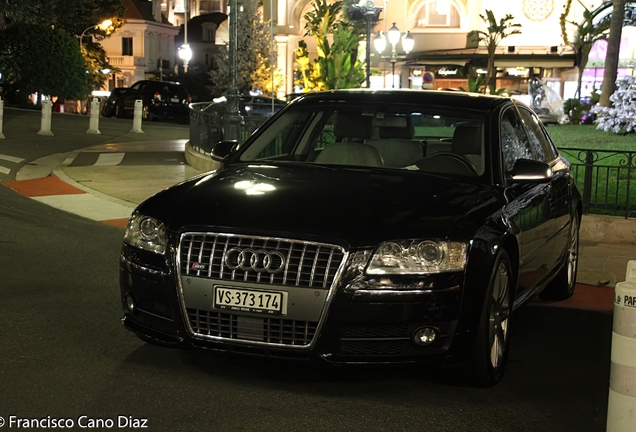 Audi S8 D3