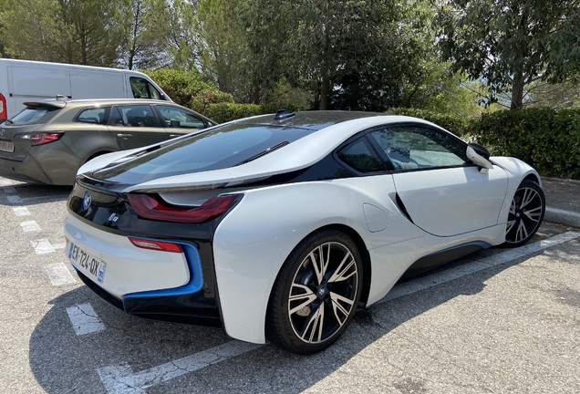 BMW i8