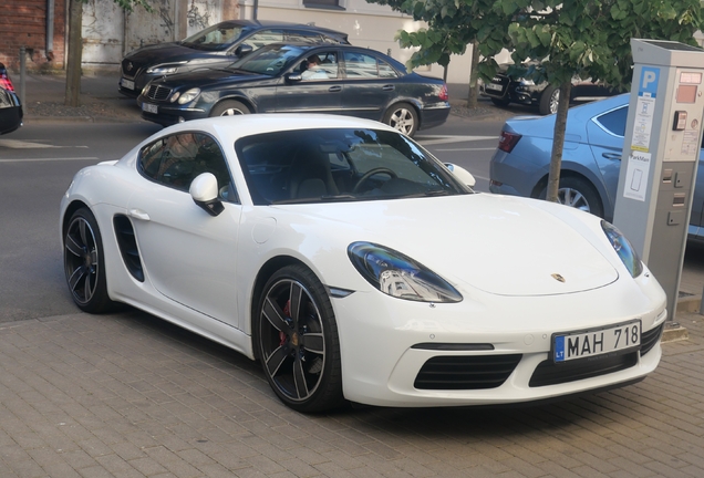 Porsche 718 Cayman S