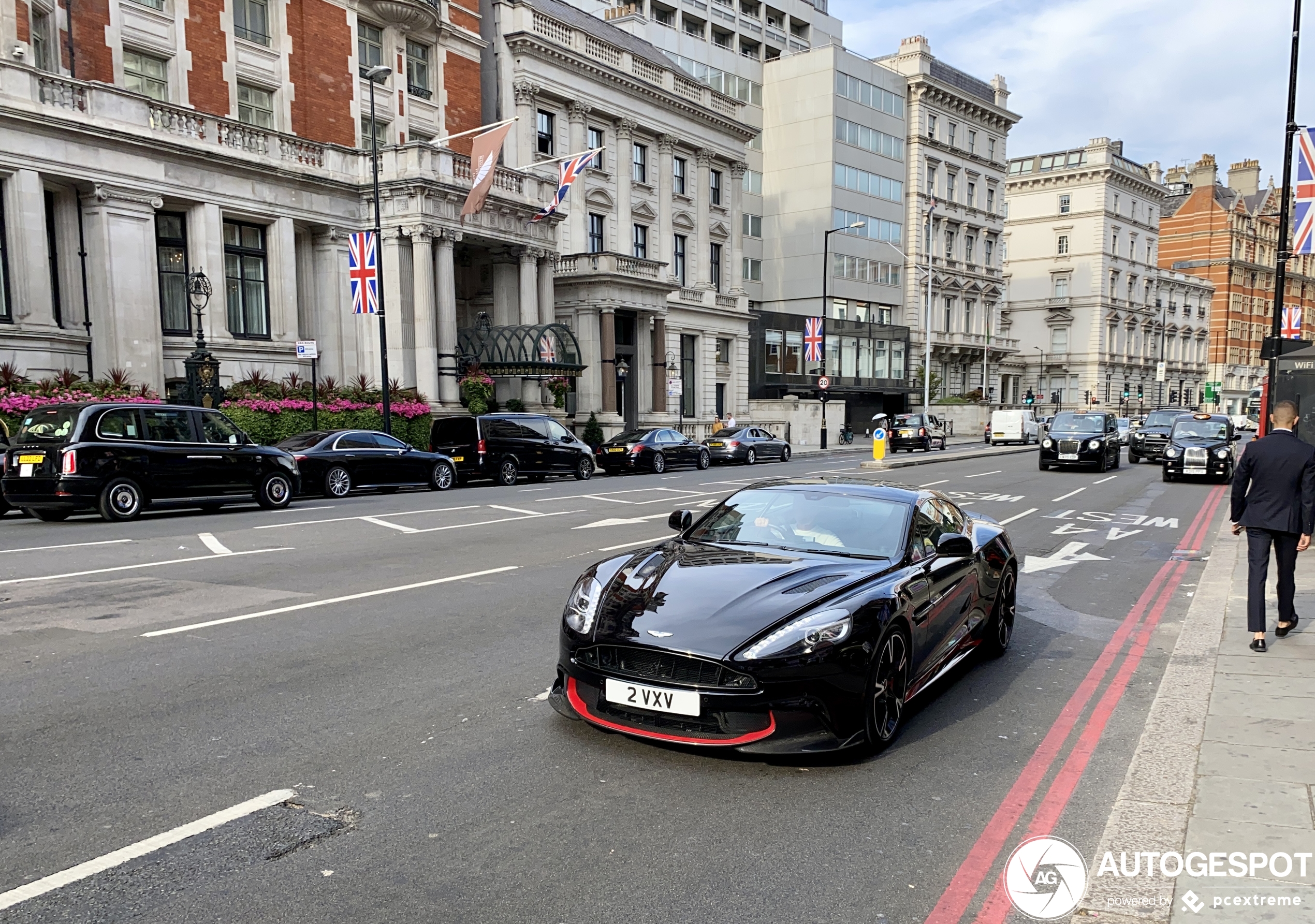 Aston Martin Vanquish S 2017