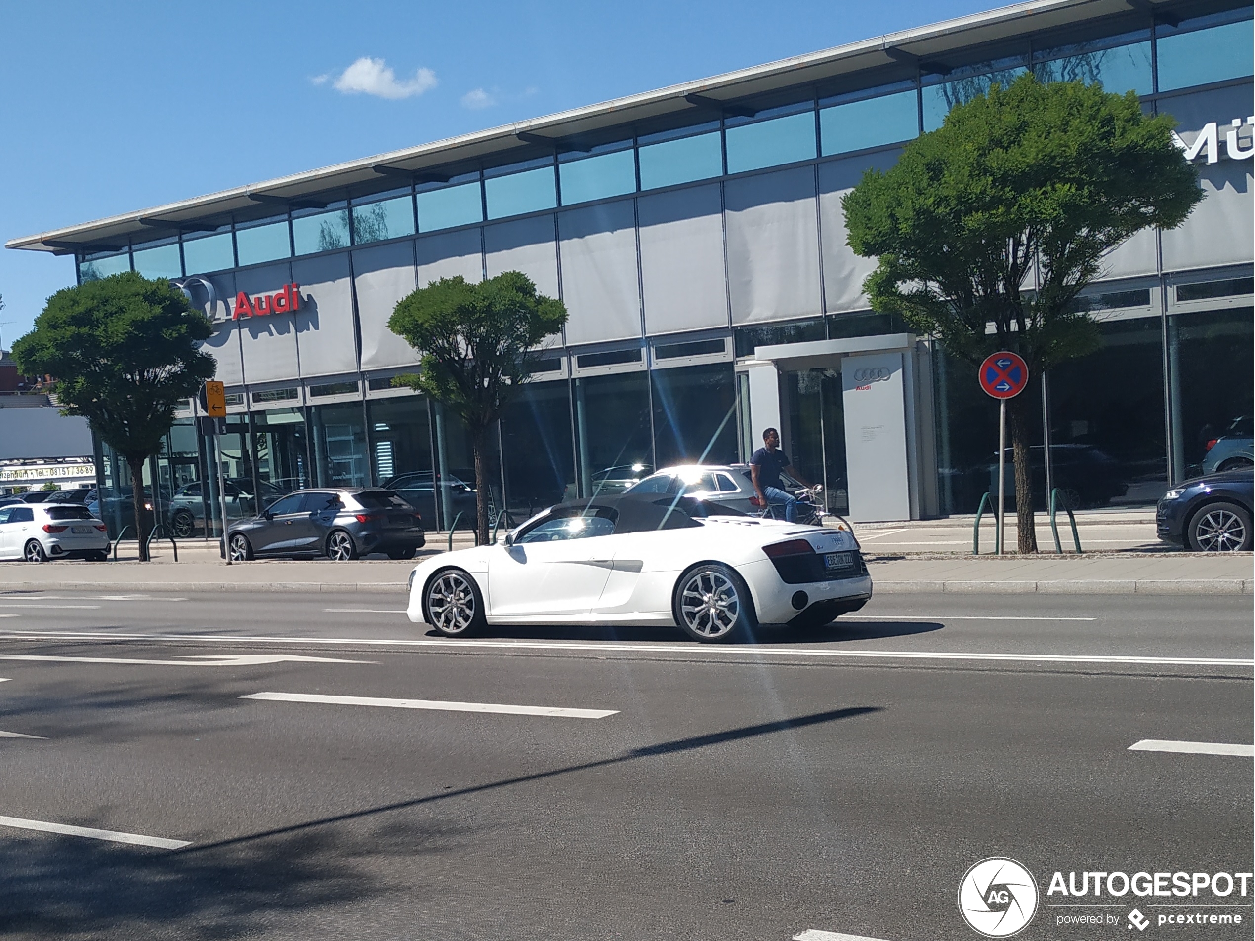 Audi R8 V10 Spyder 2013