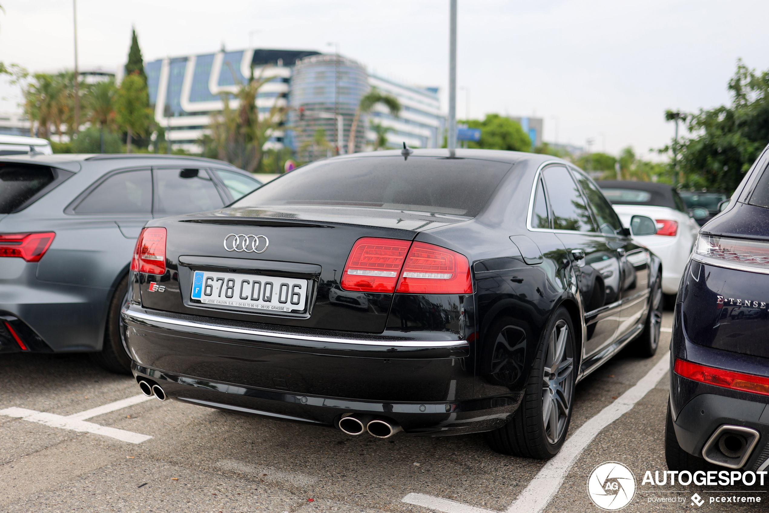 Audi S8 D3