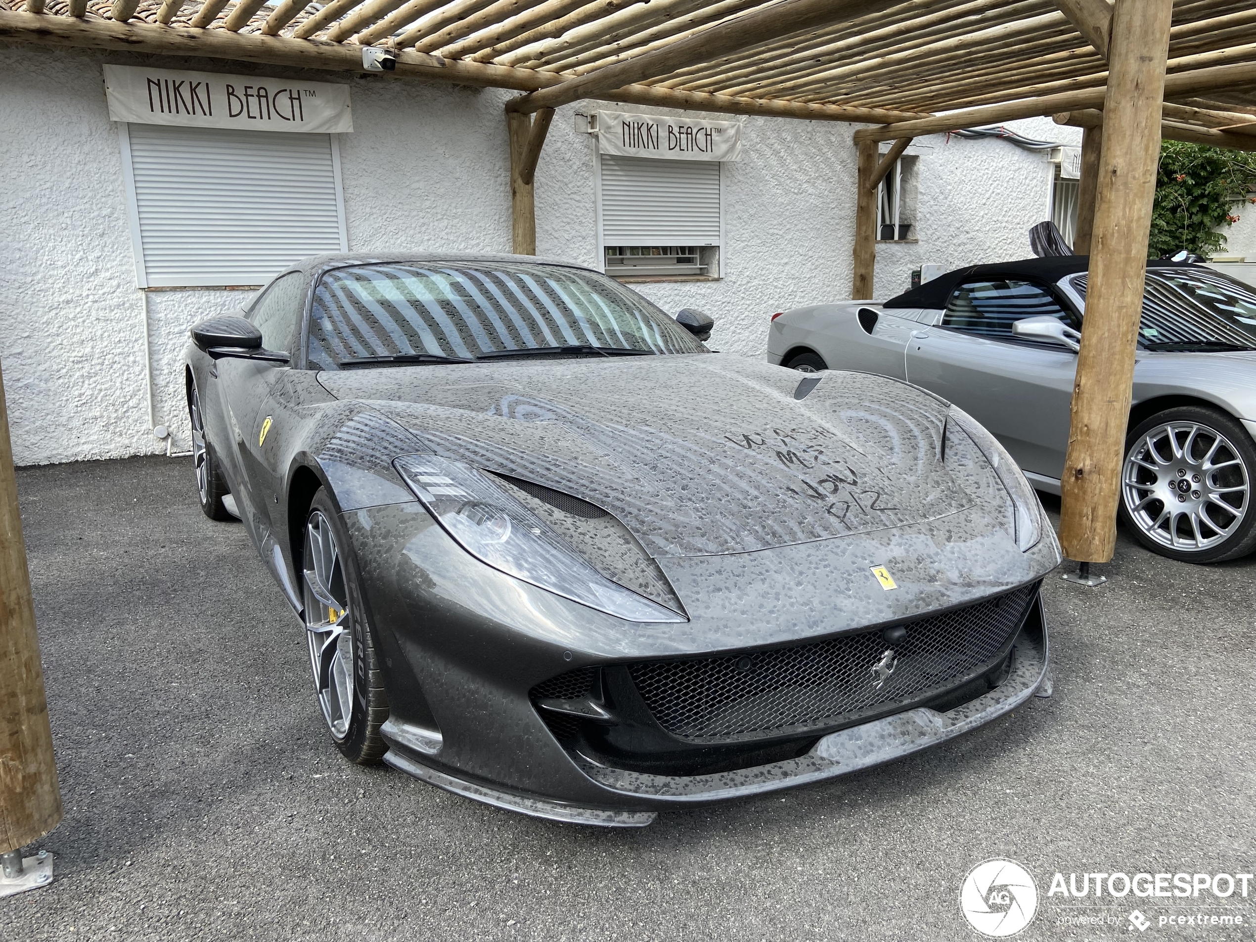 Ferrari 812 GTS verdient een sopje