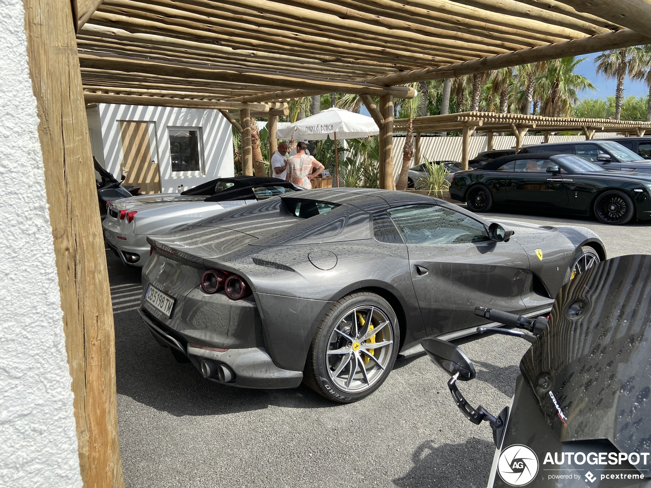 Ferrari 812 GTS verdient een sopje