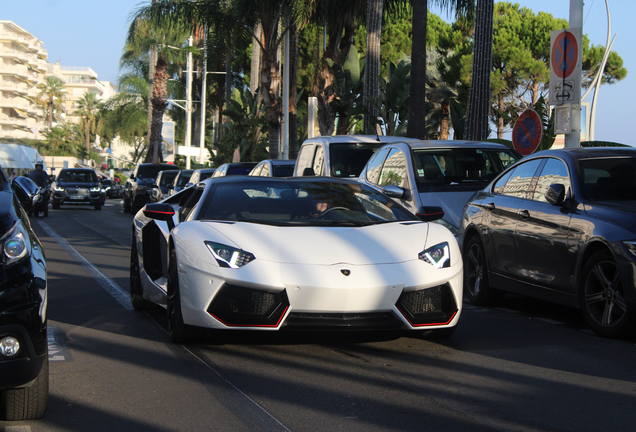 Lamborghini Aventador LP700-4 Roadster Pirelli Edition