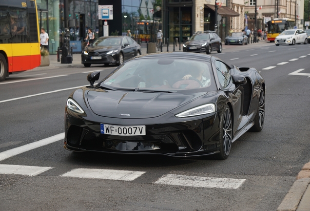 McLaren GT