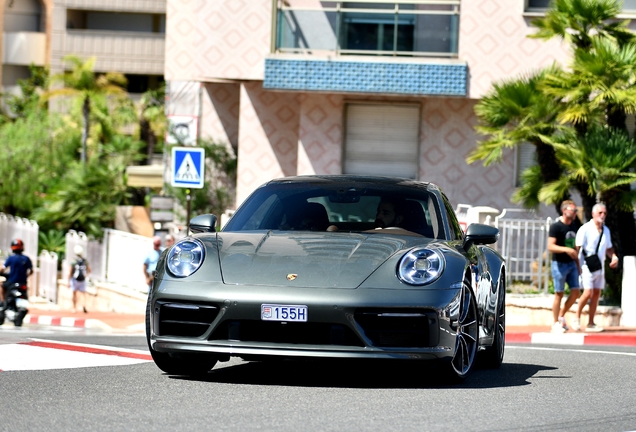 Porsche 992 Carrera 4S