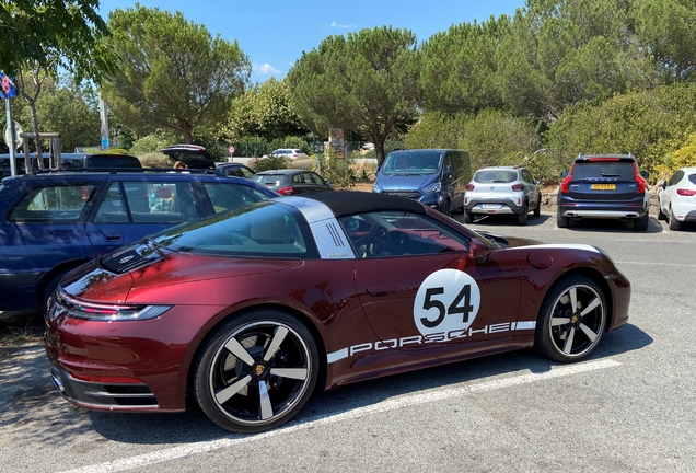 Porsche 992 Targa 4S Heritage Design Edition