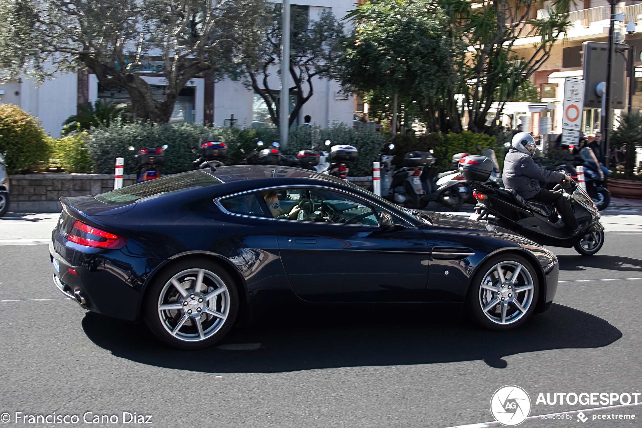 Aston Martin V8 Vantage