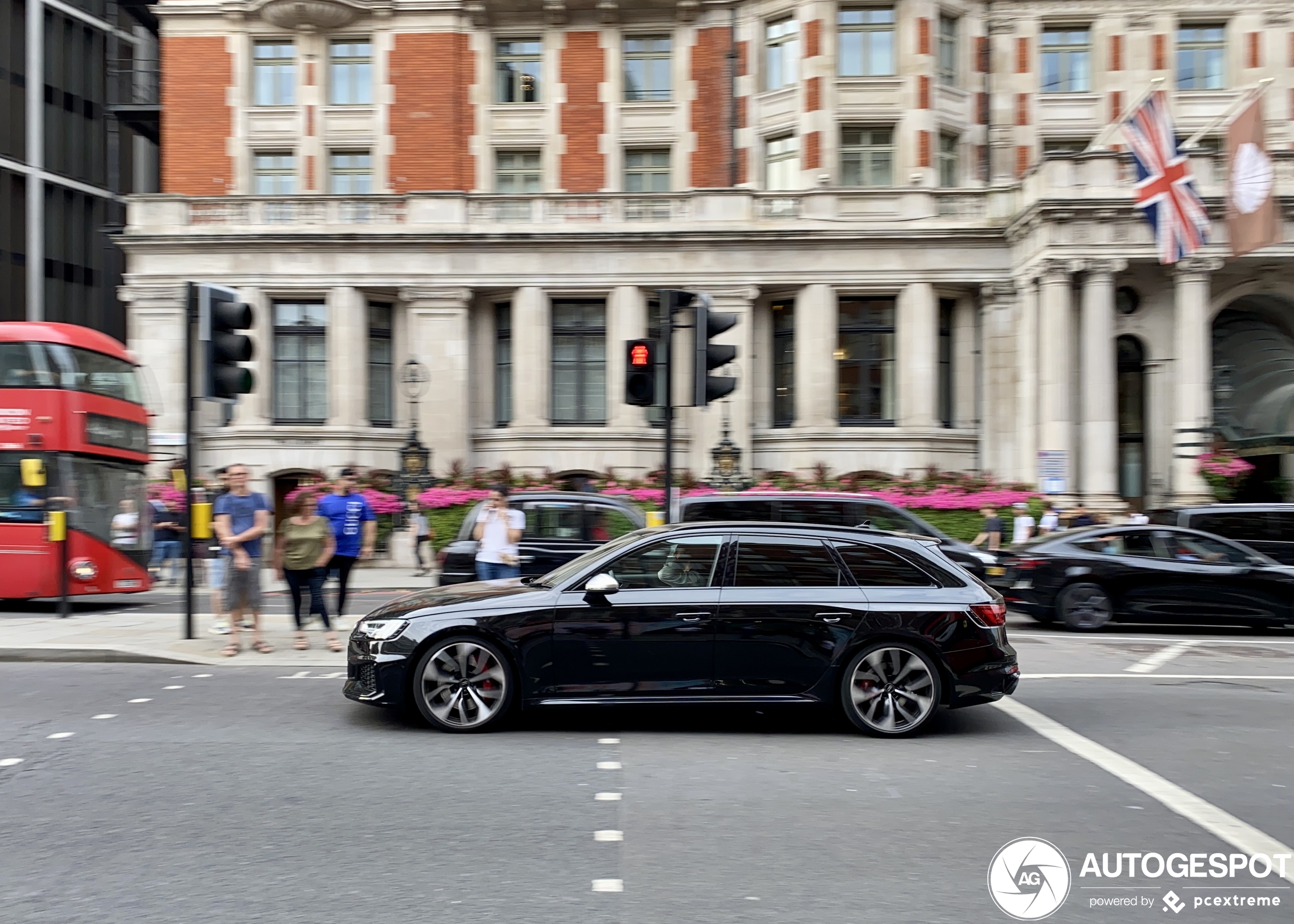 Audi RS4 Avant B9