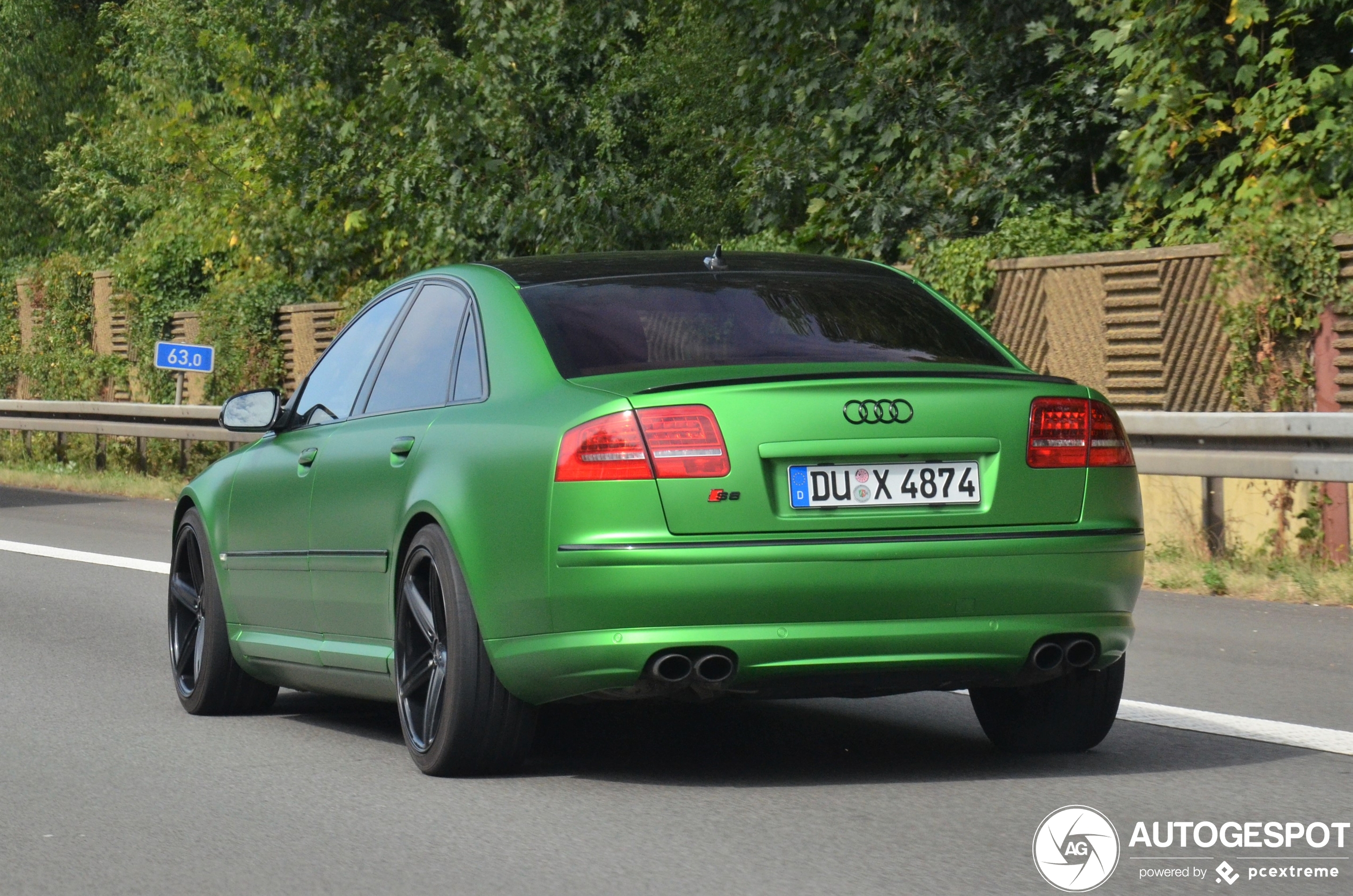 Audi S8 D3