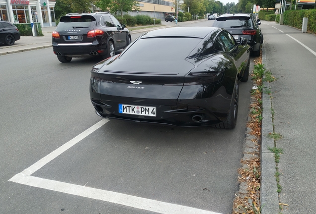 Aston Martin DB11 V8