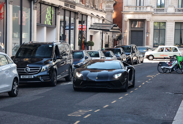 Lamborghini Aventador S LP740-4 Roadster