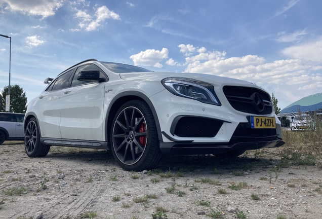 Mercedes-Benz GLA 45 AMG X156